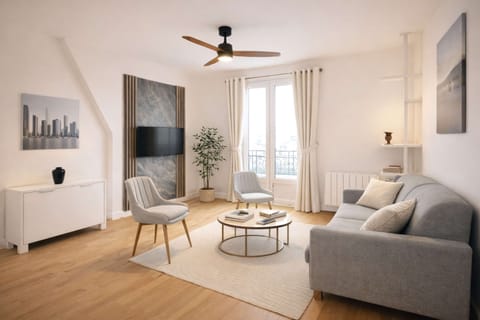 Living room equipped with a double and single sofa beds, perfect for 5 guests.