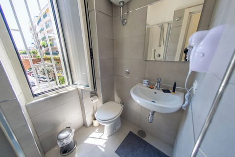 Basic Room | Bathroom | Hair dryer