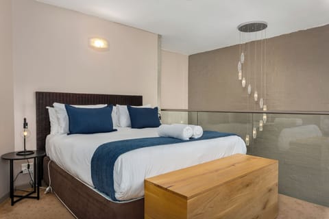 Exclusive Apartment | 2 bedrooms, in-room safe, laptop workspace, iron/ironing board