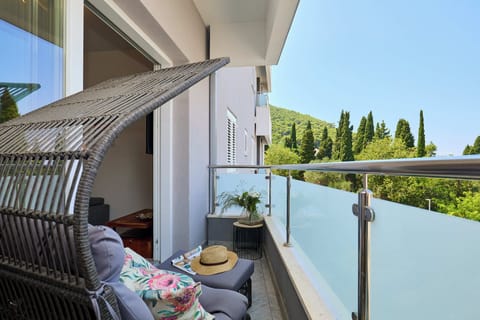Apartment (1 Bedroom) | Balcony