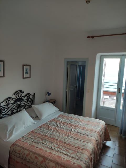 Panoramic Double Room | Memory foam beds, individually furnished, desk, free WiFi