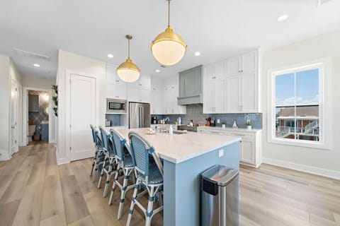 A kitchen perfect for preparing meals for the family!