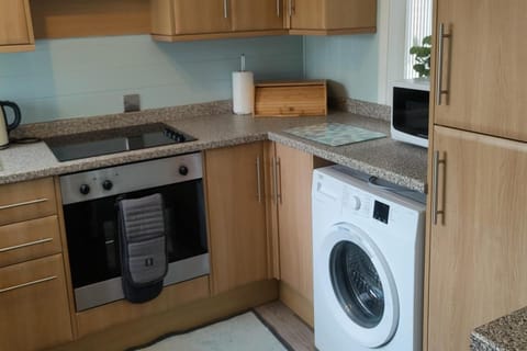 House | Private kitchen | Fridge, microwave, oven, stovetop