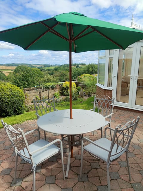 House | Outdoor dining