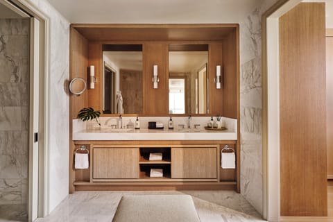 Separate tub and shower, free toiletries, hair dryer, bathrobes