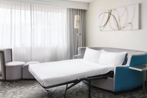 Premium bedding, pillowtop beds, in-room safe, individually decorated