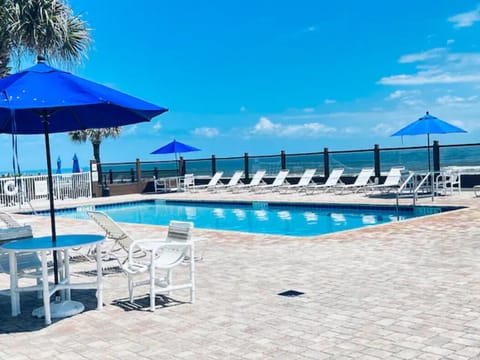 ~ Pool, Directly on the OCEAN. 