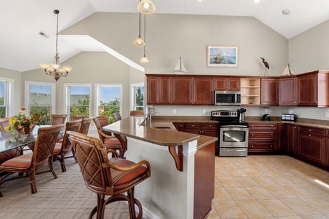 WH3063: Mi Casa Bella - Ocean | Top Level Kitchen