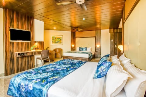 Family Room with Private Balcony | Soundproofing, iron/ironing board, free WiFi