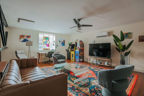 Living Room / Lounge