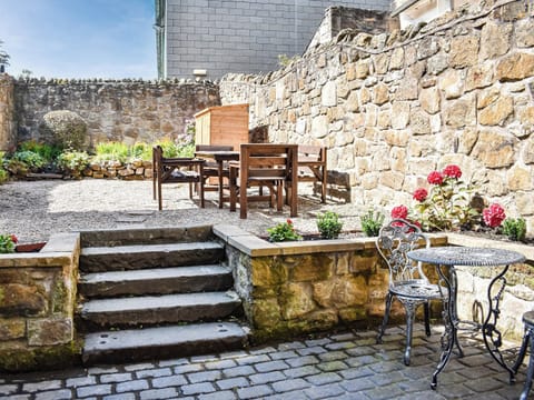 Sitting-out-area | Angel Lane, Alnwick