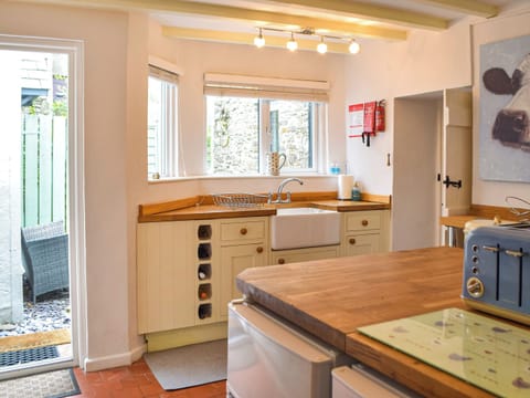 Kitchen | Penlan Cottage, Cwrt-newydd