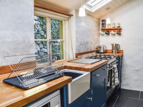 Kitchen | Sunnyside Cottage, Tremadog, near Porthmadog