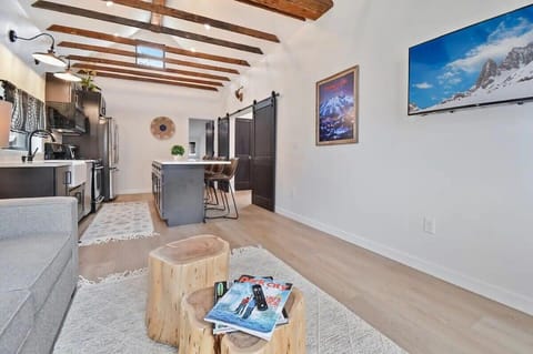 Stay connected with your group in the open and social layout with the living room and kitchen in one large open space.