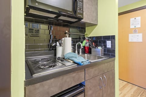 Efficient kitchenette