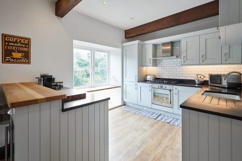 River View Cottage, Barnard Castle - Host & Stay