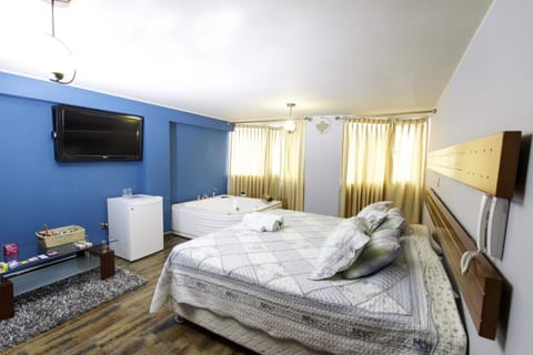 Minibar, soundproofing, free WiFi, bed sheets