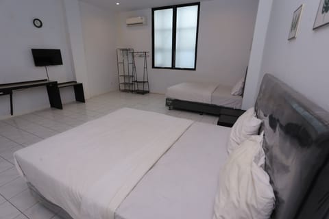 Family Suite | Free WiFi, bed sheets