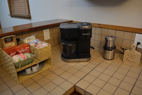 12 cup and K-Cup Keurig Coffee maker and Coffee Bean Grinder