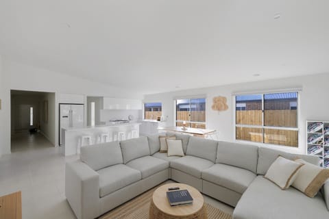 Nice and modern open plan living / kitchen area