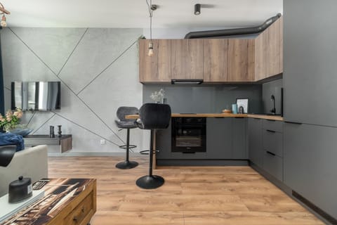 Deluxe Apartment | Private kitchenette | Full-size fridge, oven, stovetop, dishwasher