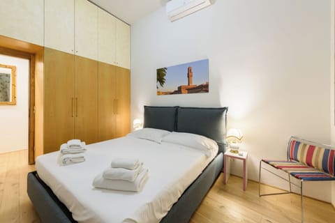 Design Apartment | 1 bedroom, premium bedding, down comforters, iron/ironing board