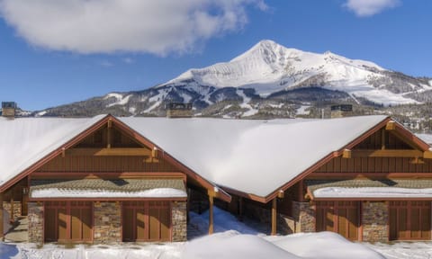 Alpenglow 22B exterior winter1
