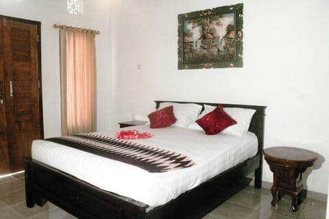 Deluxe Double Room | Desk, free WiFi, bed sheets