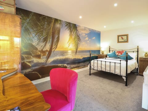 1 bedroom, individually decorated, individually furnished, free WiFi