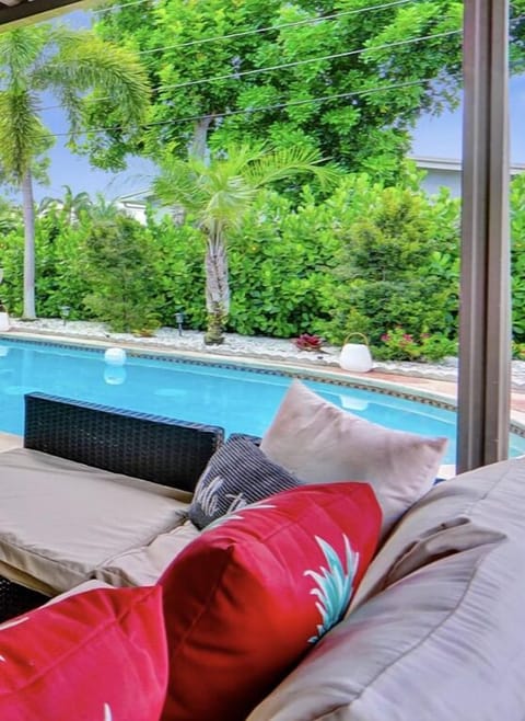 Immerse yourself in the virtual world of this stunning house by simply scanning the QR code provided, offering an interactive and immersive virtual tour from the comfort of your own device.