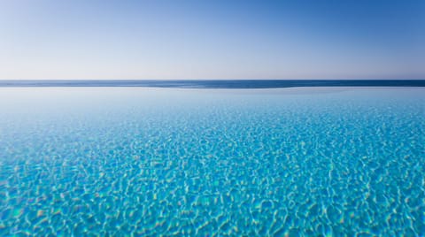 2 outdoor pools, sun loungers