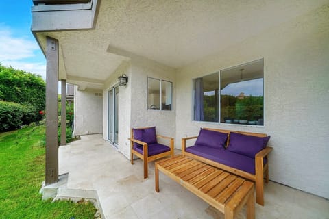 Wrap around  patio STR23-0052