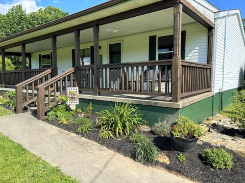 Welcome to Grassy Meadow Getaway!  