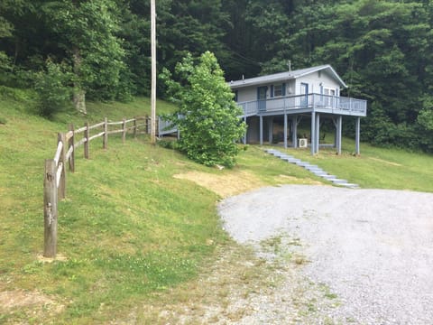 Outside view with access ramp and railing