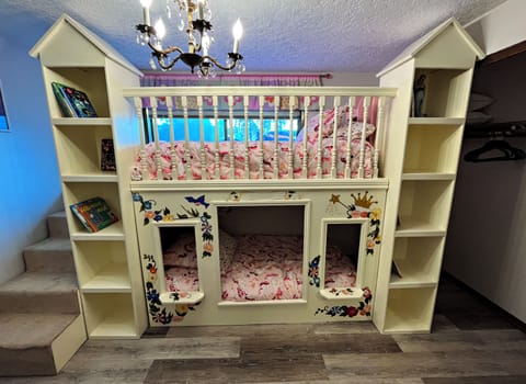 Castle Bunk Beds (Twins)