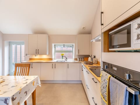 Kitchen/diner | The Loft - Hammerton Hall, Litton, near Buxton