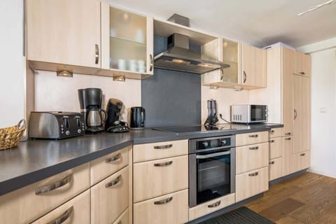 Voll ausgestattete Küche lässt keine Wünsche offen 