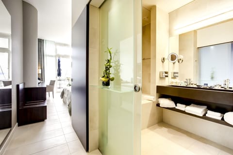 Deluxe Double Room, Terrace, Lake View | Minibar, in-room safe, desk, soundproofing