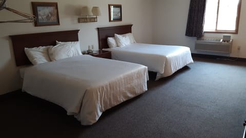 Classic Double Room | Desk, free WiFi, bed sheets