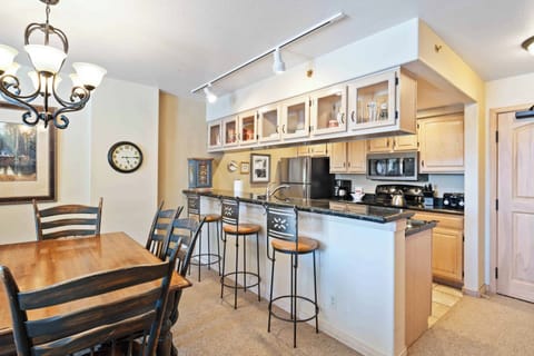 1685568945793-1734-4