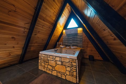 Jetted tub