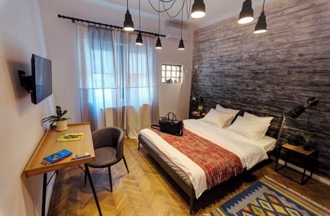 Comfort Double Room, Shared Bathroom | Iron/ironing board, free WiFi, bed sheets
