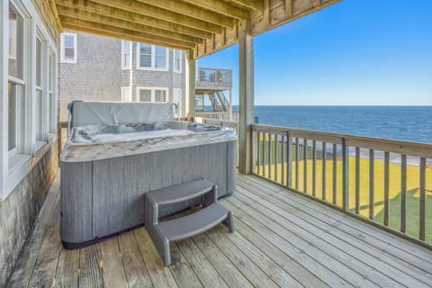 Surf or Sound Realty - 1142 - Island Sky - Hot Tub