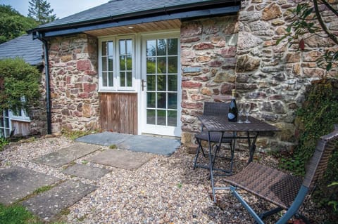 Teilo - 1 Bedroom - St Ishmael's (23146)