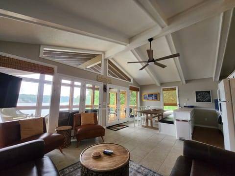 Kitchen & Livingroom