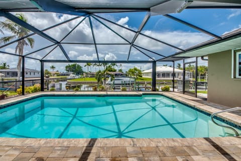 Large sunny lanai