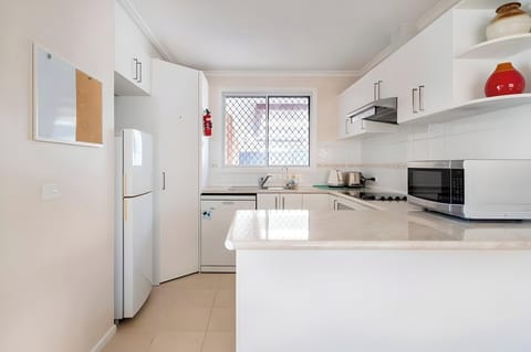 Standard House | Living area | 55-inch flat-screen TV with digital channels, Netflix, pay movies