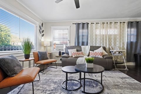 Modern living Room with Comfy Sofas and Chairs