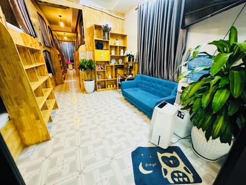 Design Shared Dormitory | Premium bedding, memory foam beds, in-room safe, individually decorated