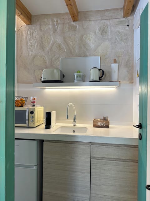 Suite Bernia | Private kitchen | Espresso maker, coffee/tea maker, electric kettle